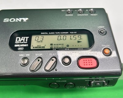 Sony TCD D7 Dat Walkman Excellent Cosmetic Condition Tested /Works