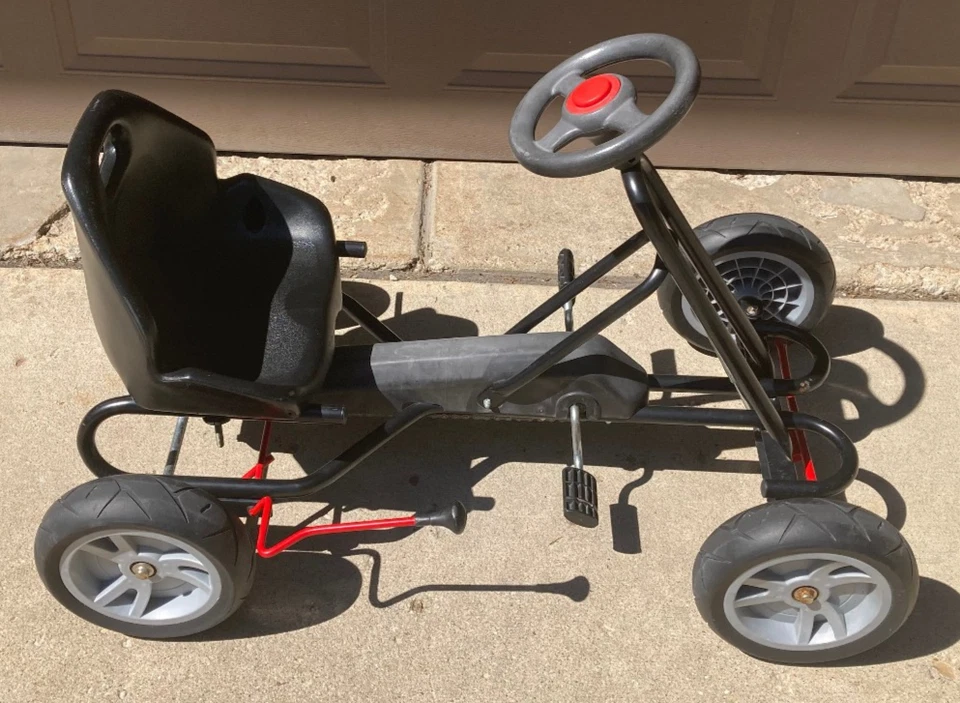 Детский педальный автомобиль с ручным тормозом и гудком сделано в Германии б/у *только местный пикап* - Изображение 4 из 4