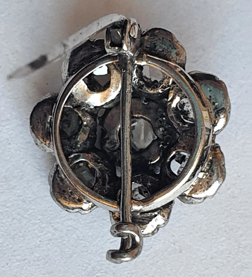 Spilla Antica in argento con 8 Diamanti Taglio Rosa mm 18 - Immagine 4 di 4