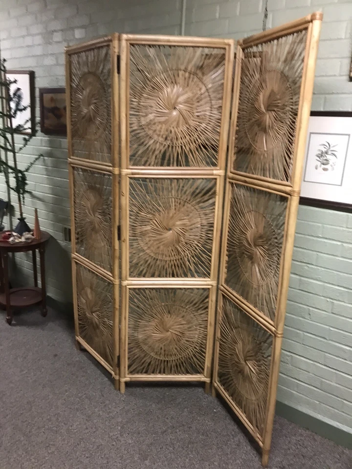 VTG WICKER TATTAN ROOM DIVIDER 3 PANEL SCREEN SUNBURST DESIGN BOHO 70’S - Image 3 of 4