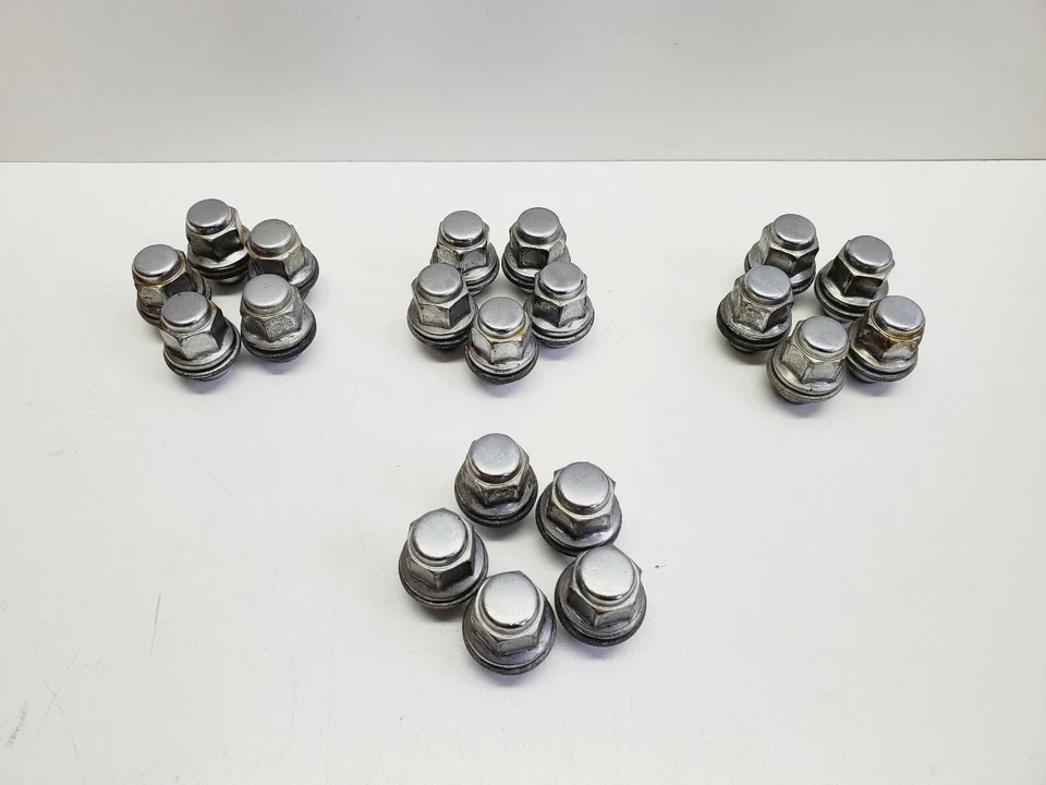 TOYOTA PRIUS COROLLA CAMRAY AVALON OEM LUGNUTS CROME SET 20, YOU WILL RECEIVE 20 - Image 2 of 4