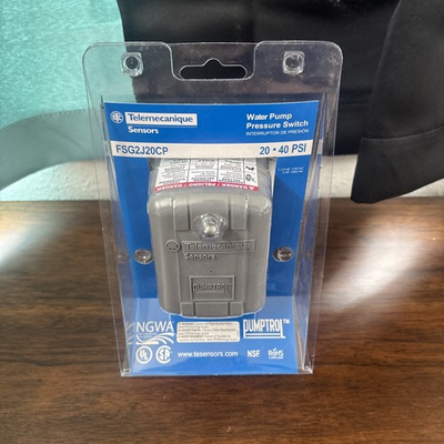 #ad Square D FSG2J20CP 115 230V 2 Pole 20 to 40 PSI Pressure Switch 1 4 in. 18 NPSF $22.50