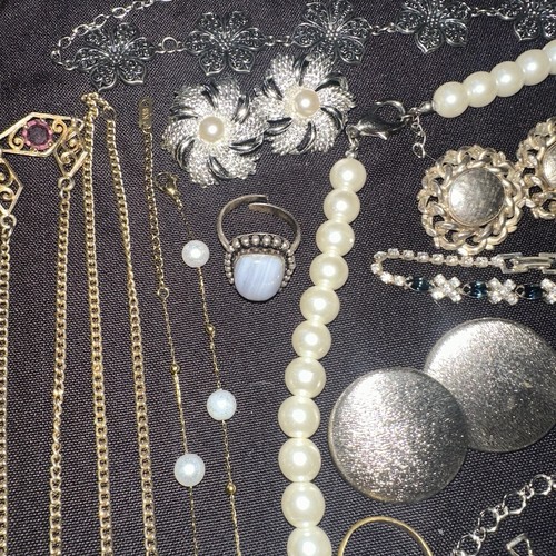 Bundle jewelry lot 37 Pieces vintage Gold Silver Tone Necklace Earrings Rings - Picture 8 of 11