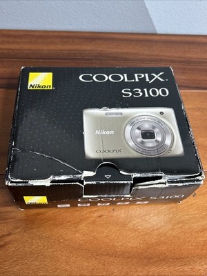 Nikon COOLPIX S3100 14.0MP Digital Camera - Silver Tested & Works