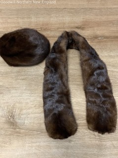 Vintage Brown Fur Narrow Stole / Collar & Beret Style Hat Set No Size Listed