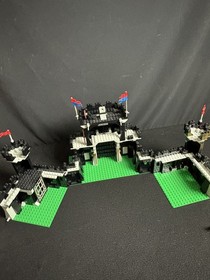 Lego 6085 Castle Black Knights Black Monarch's Castle Knights Knights Castle 1988 P2