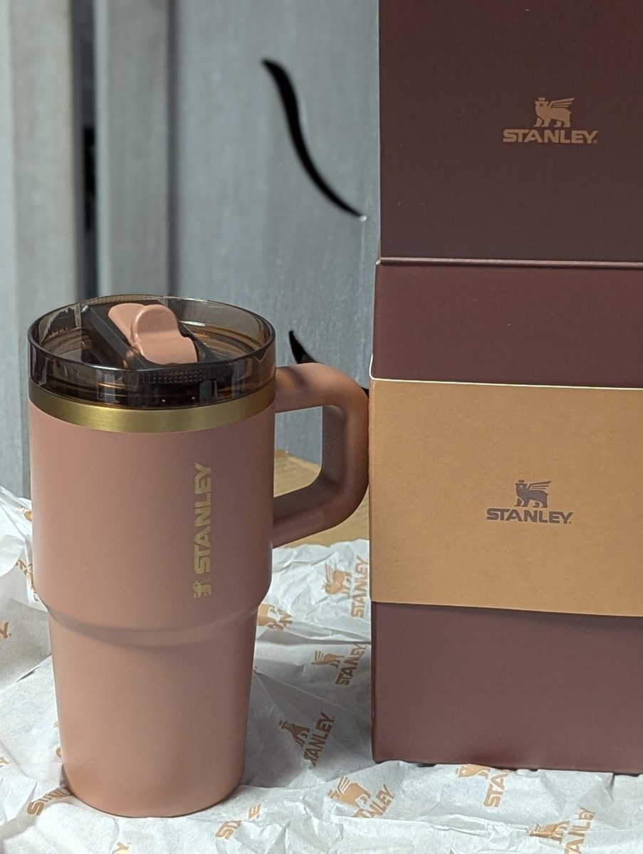 NEW Stanley cup Quencher ProTour Flip Straw Tumbler 20 oz Mocha