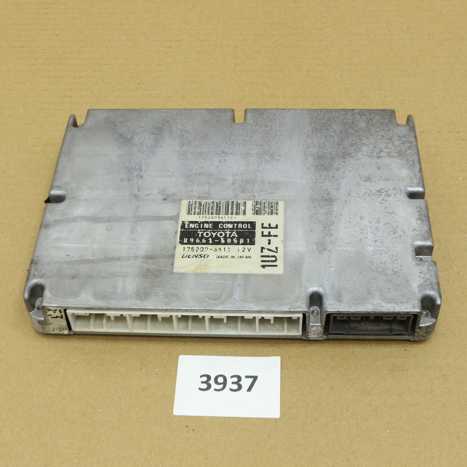 Lexus LS400 1999 UCF20 OEM Engine Computer Module ECU ECM PCM 1UZ-FE 89661-50501