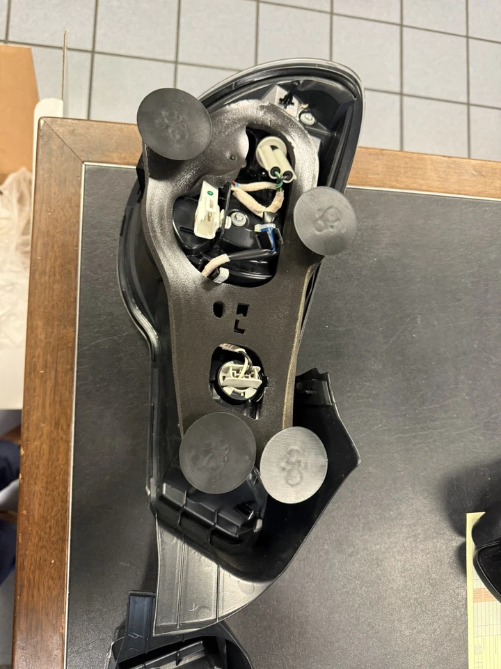 Luces traseras nuevas 2013-2016 Subaru BRZ 2,0 L Scion FR-S OEM 84912CA062 Foto 3 de 4