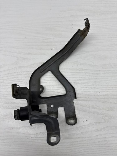 BMW 5 F10 F11 2010 Links Halterung Kotflügel 7183752 KER13418