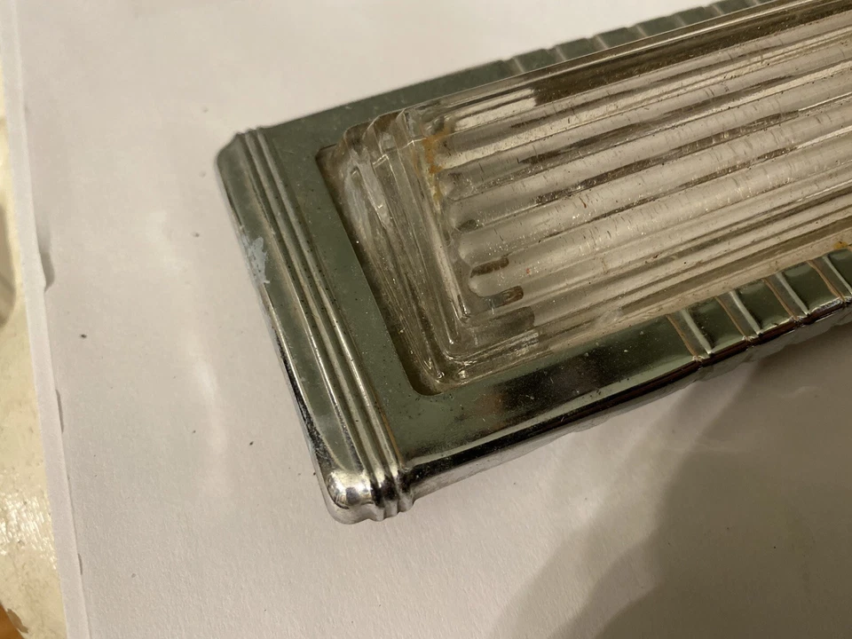 1946 1947 1948 Dodge Custom lente de luz cúpula de vidro e moldura cromada - Imagem 2 de 4