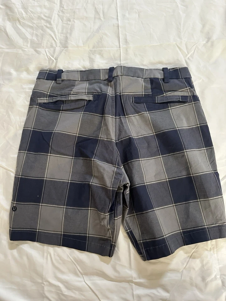Pantalones Cortos Lululemon KAHUNA Talla 38 Gris Azul Cuadros Hombres Pantalones Cortos Foto 3 de 3