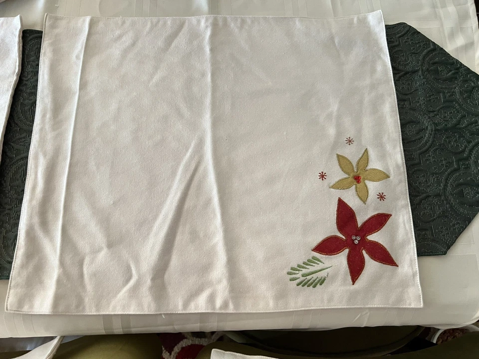 TAG Hvy Cotton Red & Gold Poinsettias Place Mats Set of 4 Christmas Placemats - Image 2 of 4