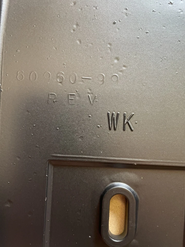 Бак приборной панели 60960-99 Harley Davidson Road King матовый черный - Изображение 3 из 3