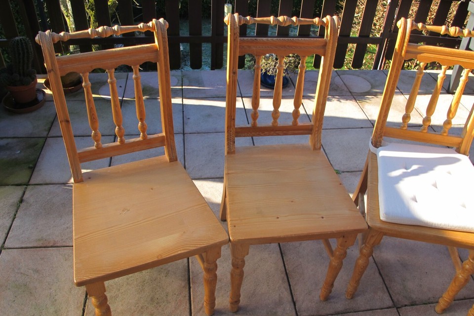 4 sehr schöne Stühle, Esszimmerstühle, Küchenstühle eBay