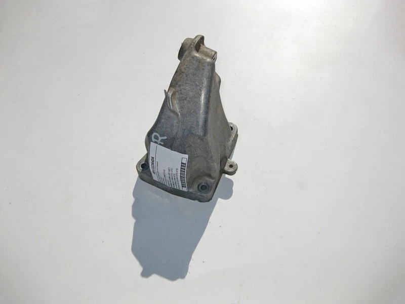 Mercedes-Benz A6422236404 Right engine mount bracket OM642 V6 3.0 
