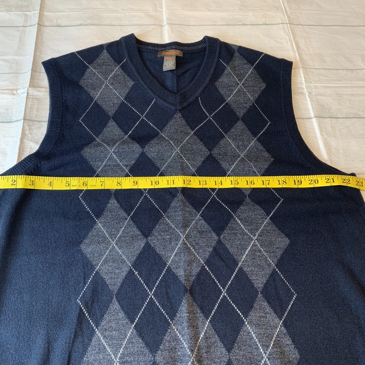 Gilet Pull Homme Dockers Bleu à Motifs Argyle - Taille LG, 100% Acrylique, Col V, Occasion Très Bon état