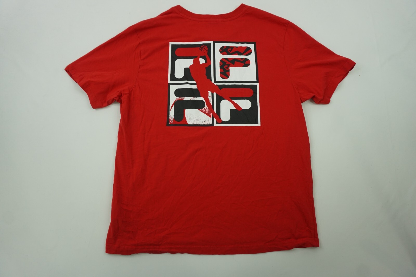 FILA for Urban Outfitters T Shirt Uomo XL Rosso Pull Over Manica Corta Grafica