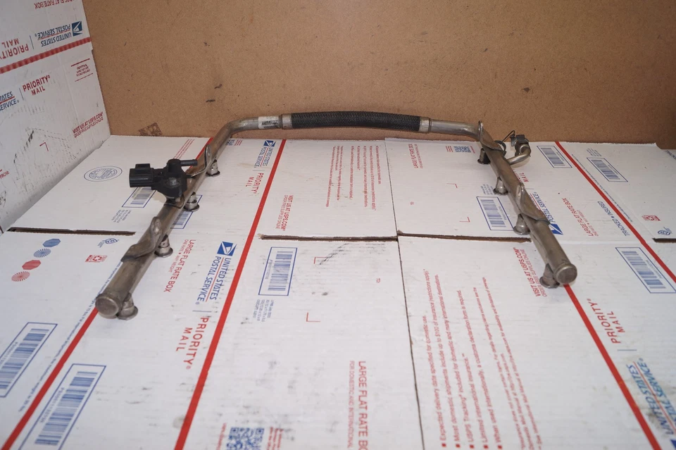 2007 Ford E150 E250 E350 Econoline Van 5.4L Fuel Injector Rail 5C2E-9F792-CA OEM - Image 2 of 4