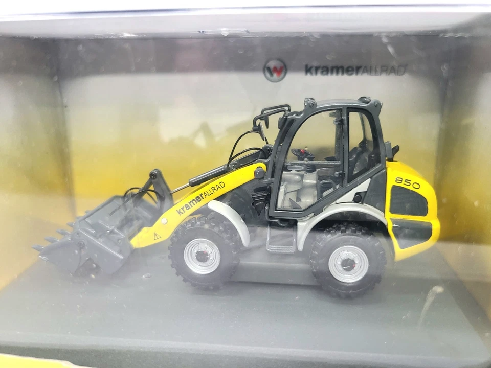 Kramer Allrad 850 Wheel Loader - Universal Hobbies 1:50 Scale Model #UH8070 - Image 2 of 3