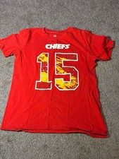 NFL Youth Kansas City Chiefs Patrick Mahomes II 15 Red Graphic TShirt Size M 12