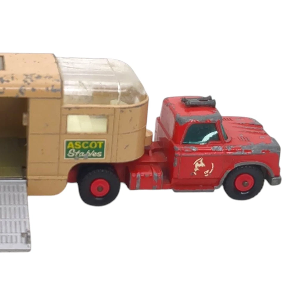 Matchbox No K-18 ASCOT Stables DODGE TRACTOR and King Size Articulated Horse Van - Image 2 of 4