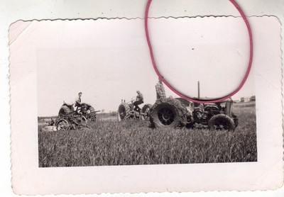PHOTO PHOTO TRACTOR HAULER FORDSON