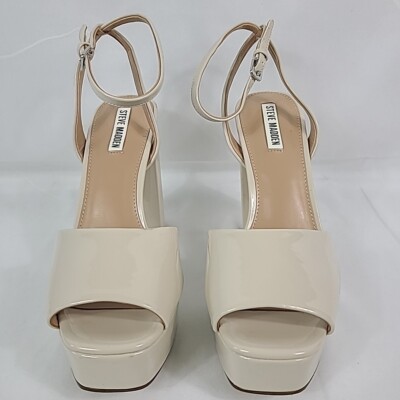 【おしゃれ・新作・人気】STEVE MADDEN LOURDES サンダル NEW Steve Madden Women's Lourdes Bone Beige Patent Heeled