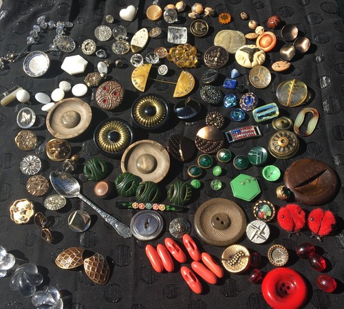 137 antique-vtg buttons beads Bakelite, celluloid, glass, shell, early plastic~ - Picture 18 of 24