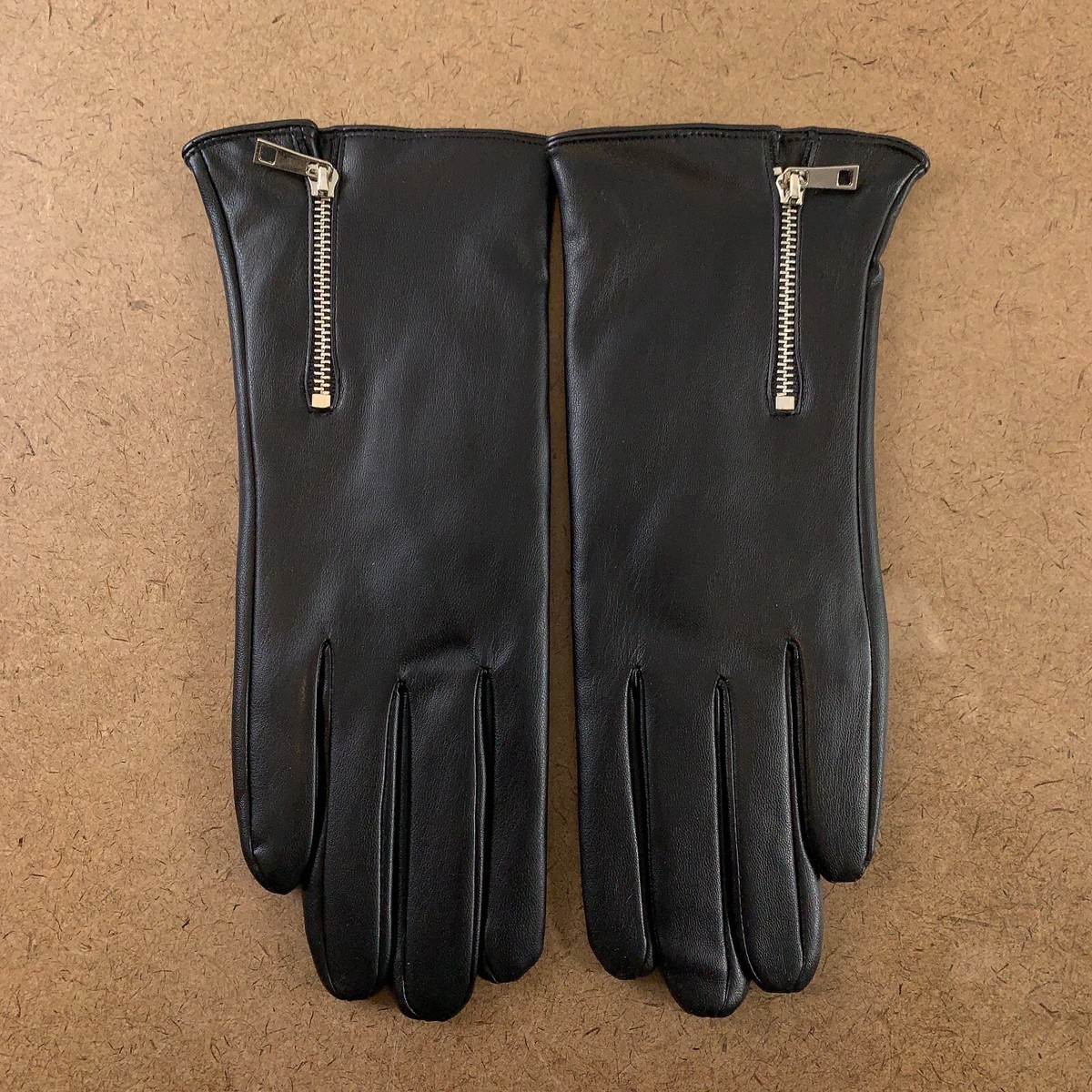 Dsane Women's Medium Black Faux Leather Touchscreen Winter Driving