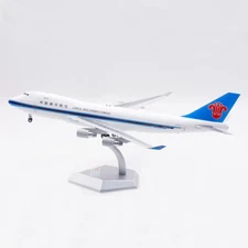 1:200 SQ Wings China Southern Boeing 747-400F Passenger Airplane Diecast Model