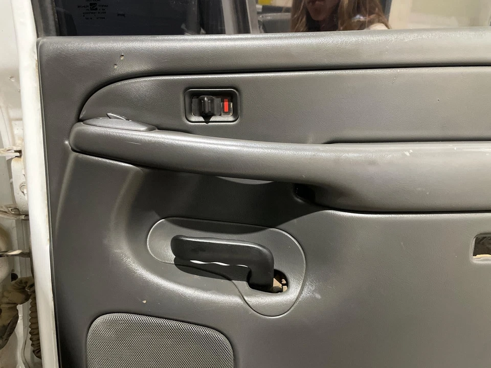 2004-2006 GMC Sierra 2500 Passenger RH Right Dark Pewter-69 Rear Door Trim Panel Foto 2 de 4