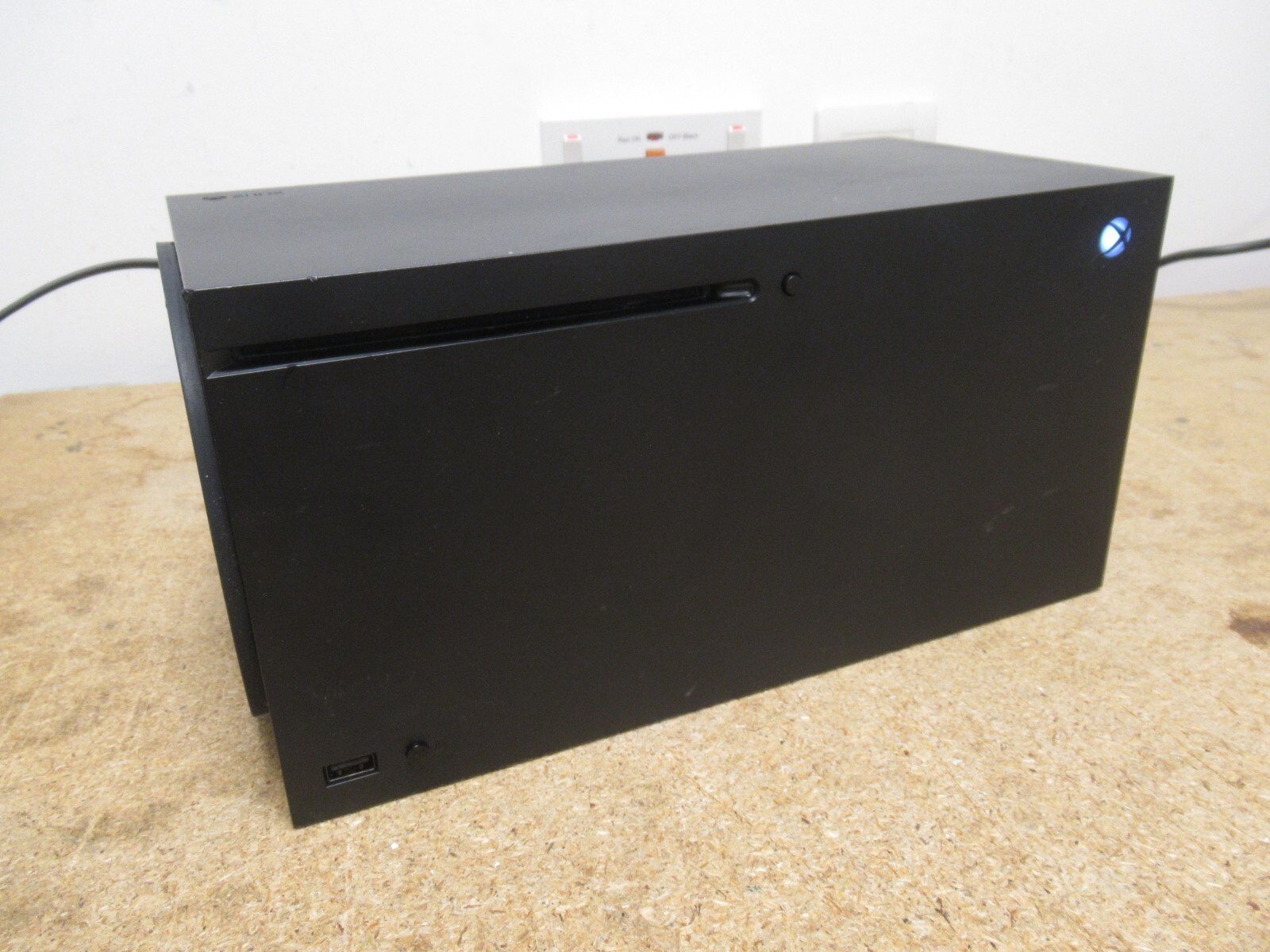 LIQUID DAMAGED Microsoft XBOX SERIES X CONSOLE 1882 PARTS ONLY