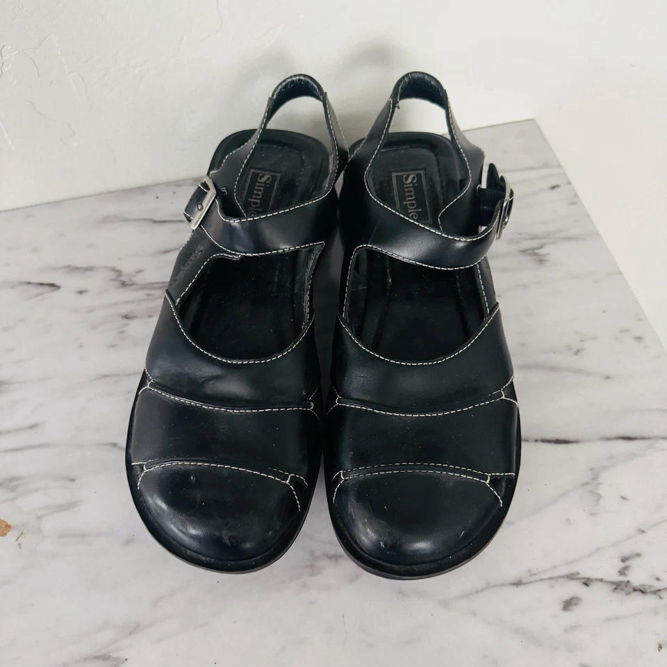 Sandalias simples de cuero negro con honda trasera para mujer talla 9,5 Foto 3 de 4