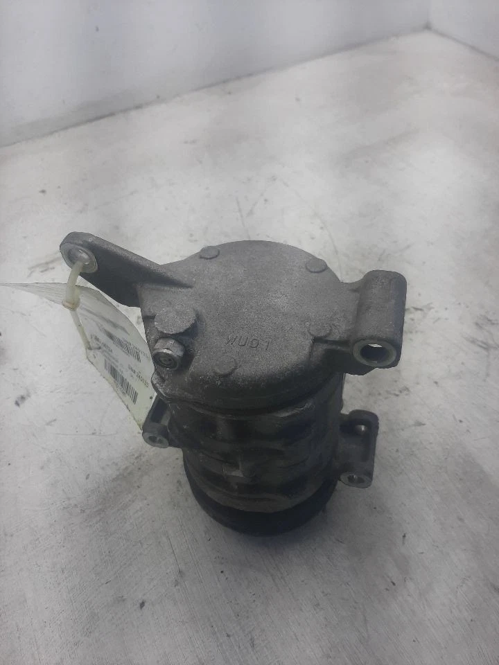 2010-2016 2018 Chevrolet Express 2500 Van AC Compressor ID 84208259 - Imagem 3 de 4