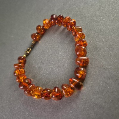 Elegantes Bernstein-Armband   Wärme und Glanz für jeden Anlass