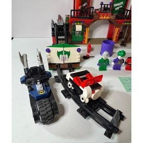 Lego DC Dynamic Duo Funhouse Escape #6857 - see description