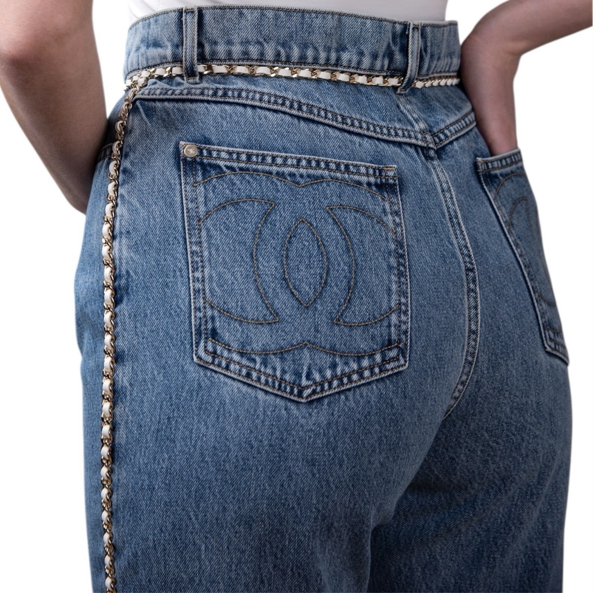 CHANEL 23N COCO NEIGE BLUE STRAIGHT JEANS WITH WHITE LEATHER CHAIN  