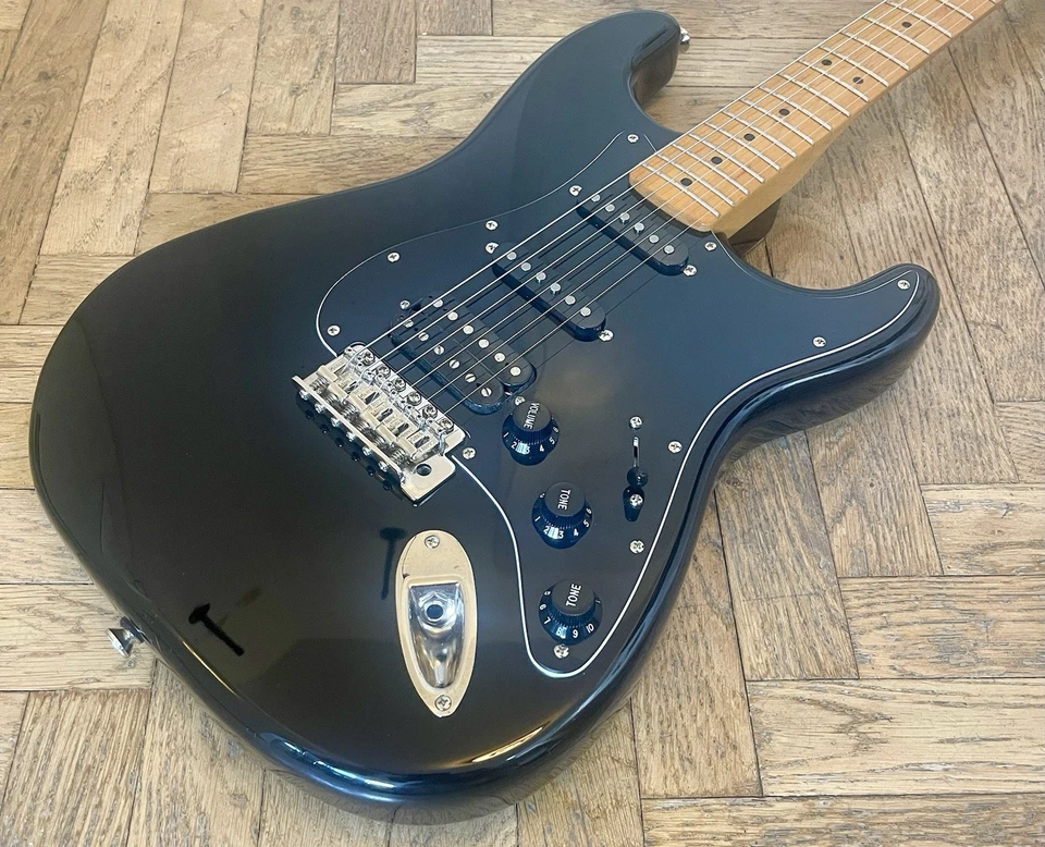 Squier by Fender Classic Vibe Stratocaster 70s HSS MN BLK - Bild 1 von 4