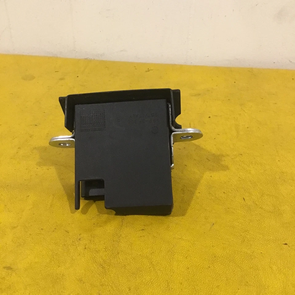 Volkswagen VW Golf GTI 2015-2021 escarabajo maletero trasero bloqueo pestillo motor 5G6827505 OE Foto 2 de 4