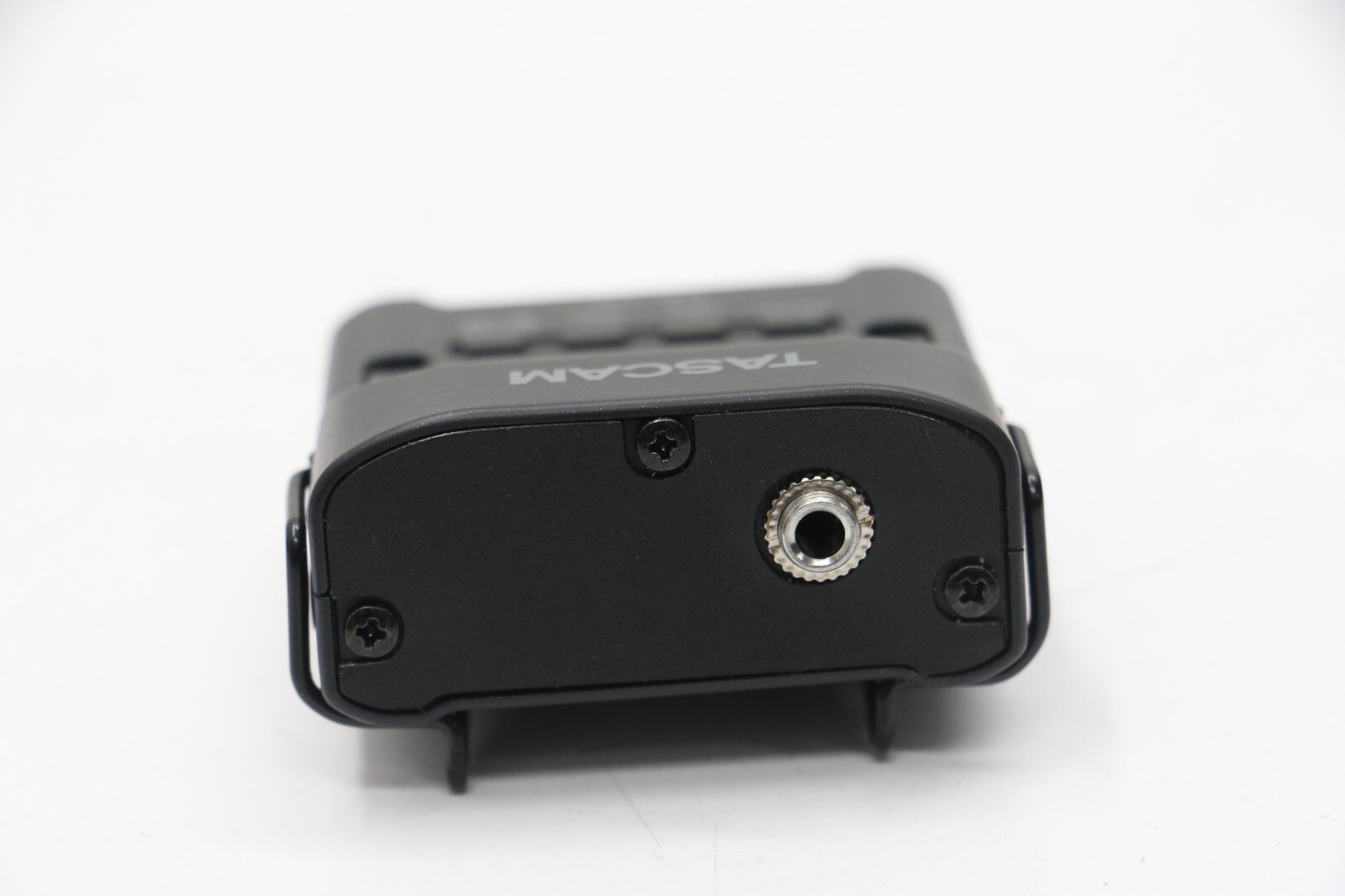 TASCAM DR-10L Digital Audio Recorder With Lavalier Microphone ( Pair )