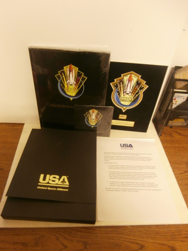 NASA United Space Alliance 3 Decades of Human Space Shuttle Program Package - Picture 1 of 6