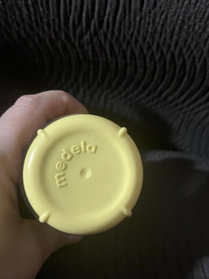 Tommee Tippee & Medela Baby Bottles 5 Oz Capacity Each Silicone Nipples Yellow - Image 3 of 4