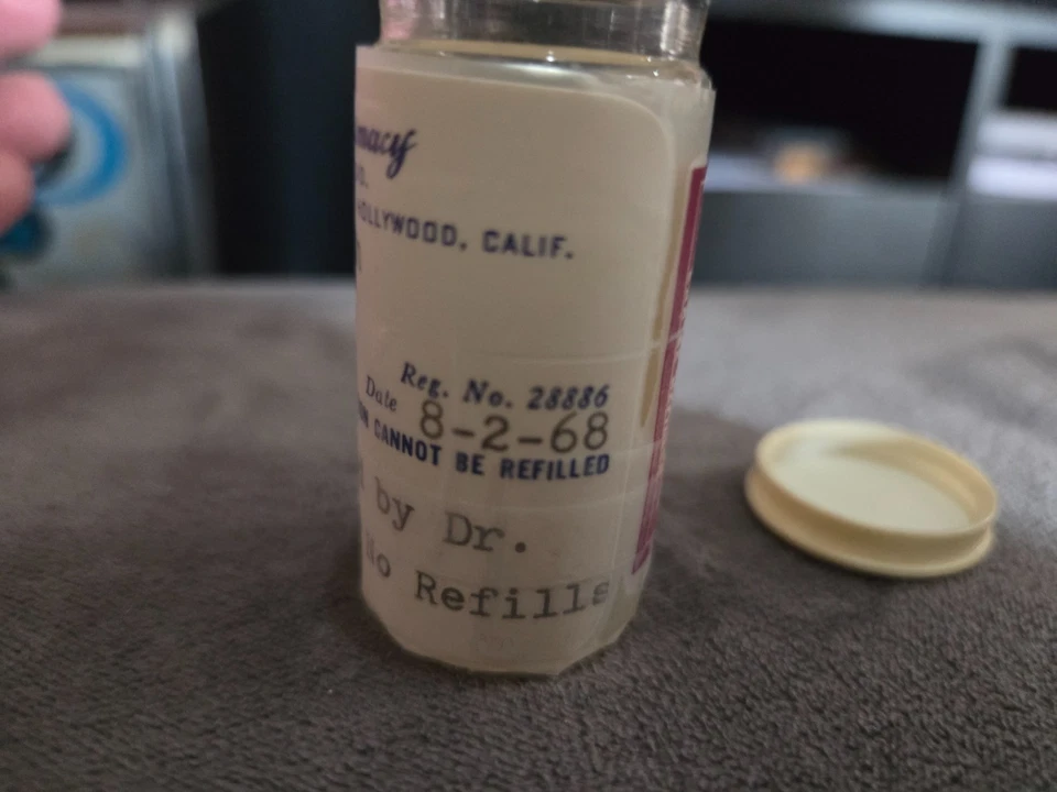 Judy Garland Propiedad y Usada Años 60 Botella de Vidrio Vacía Seconal Esposo Mickey Deans Foto 3 de 4