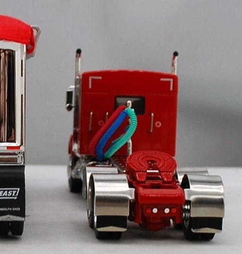 1/64 DCP Red/Chm 1:64th scale Kenworth T800 Sleeper TRUCK ONLY - Image 3 of 3