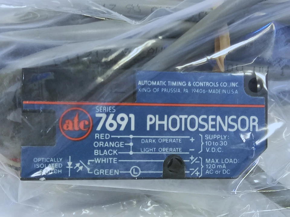 ATC 3-7691ARL04DSXX 10-30VDC Photoelectric Proximity Sensor w/ Mounting Bracket - Image 4 of 4