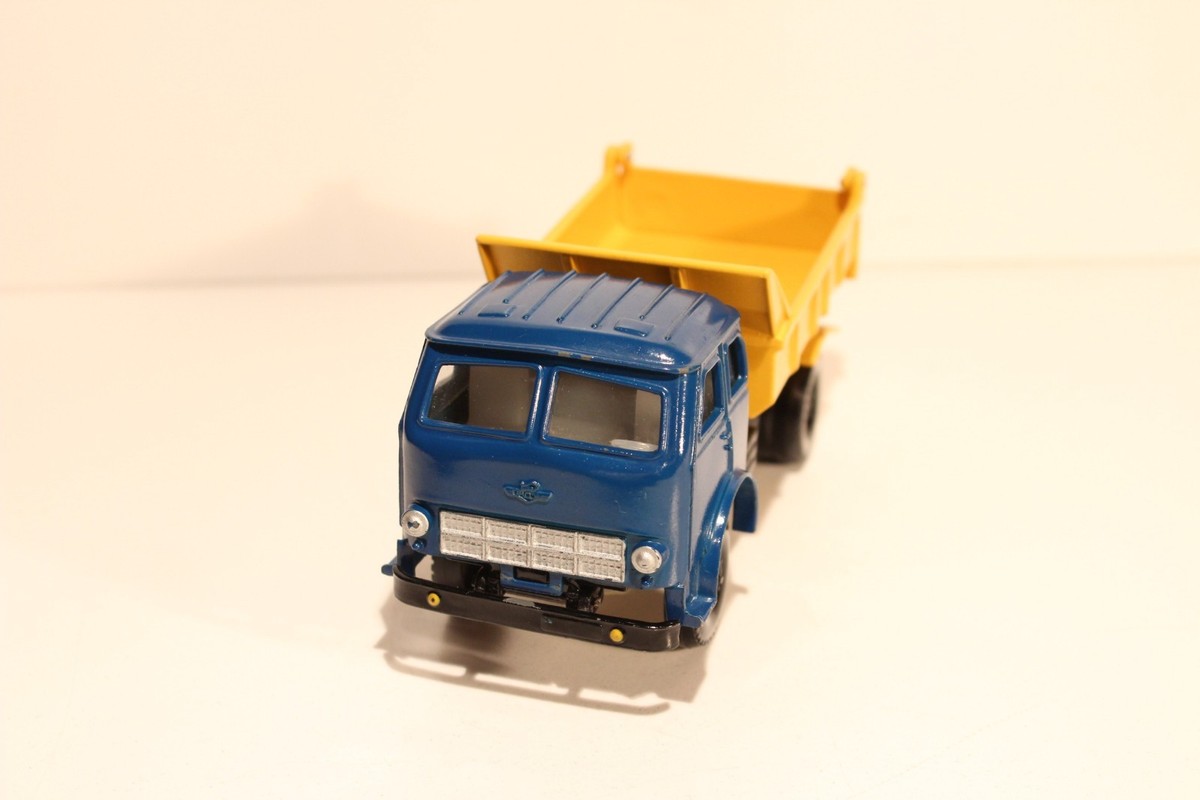 VINTAGE USSR SOVIET DIECAST 1:43 DUMP TRUCK TOY 