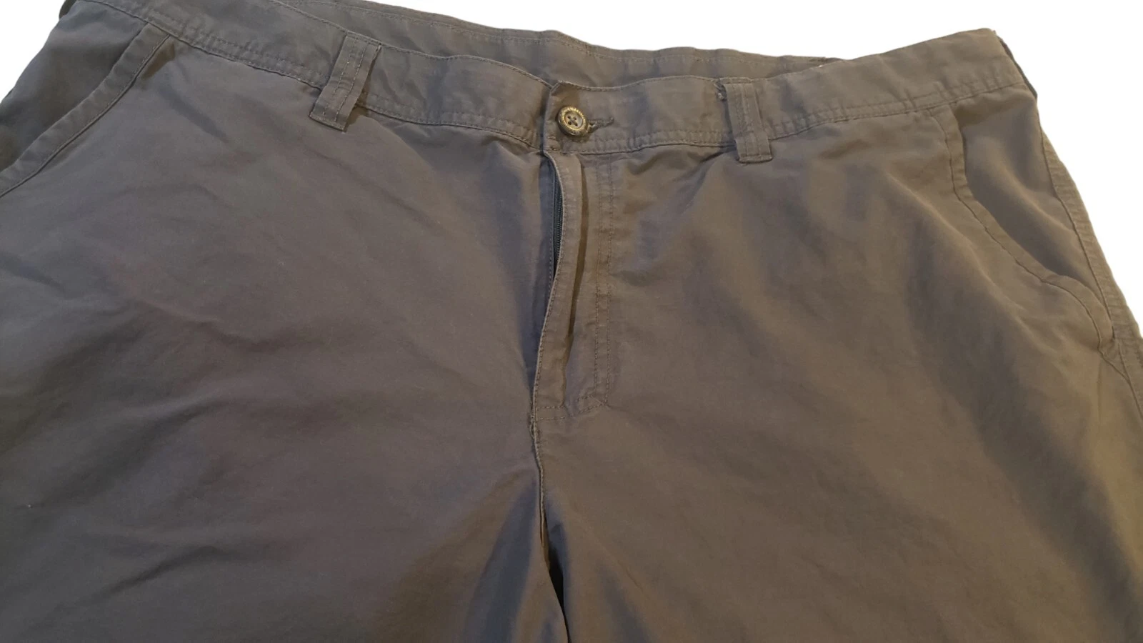 Columbia Men’s Chinos Shorts Size 42 Dark Gray 8" Inseam Outdoor Golf Hiking