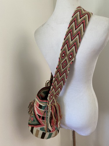 WAYUU Colombian Bag Handmade Original Unique One of a Kind Beach Pool - Picture 3 of 7