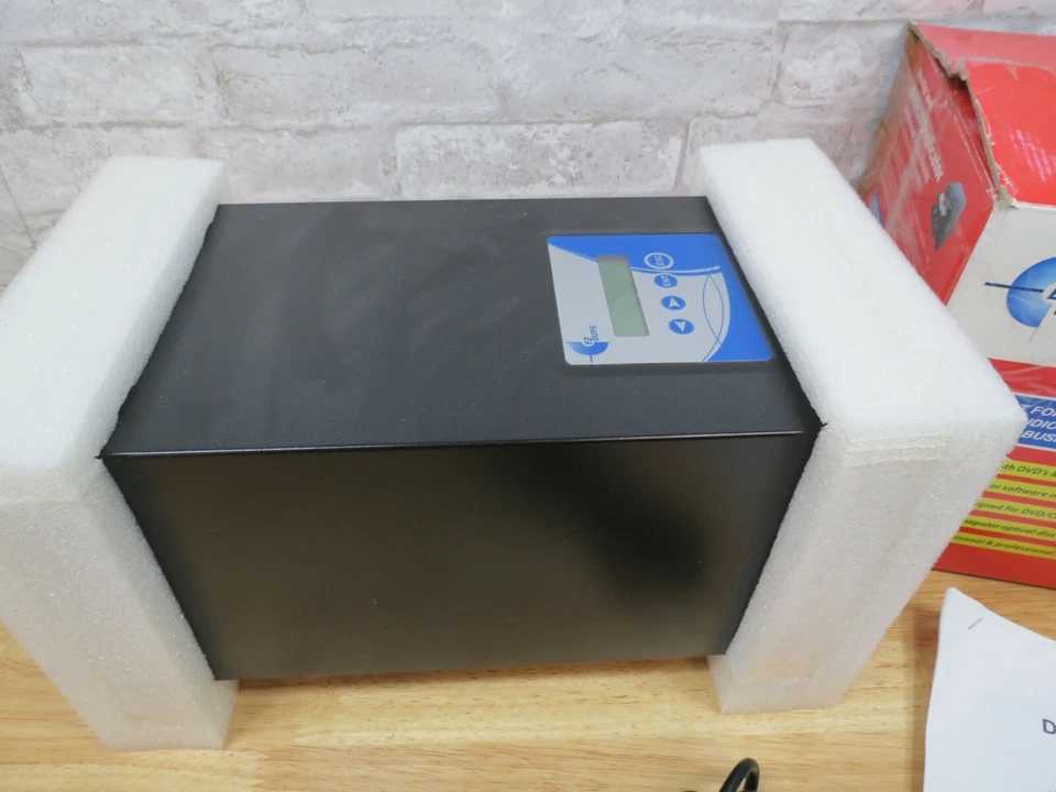 EZ DUPE CD & DVD Duplicator with 3 record disk drives and one Master drive - Image 2 of 4